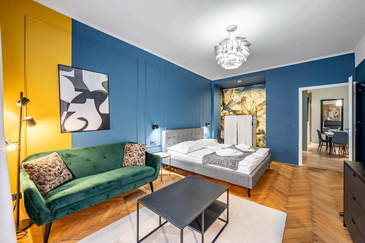 Loong Refresh Old Town Apartment Prague